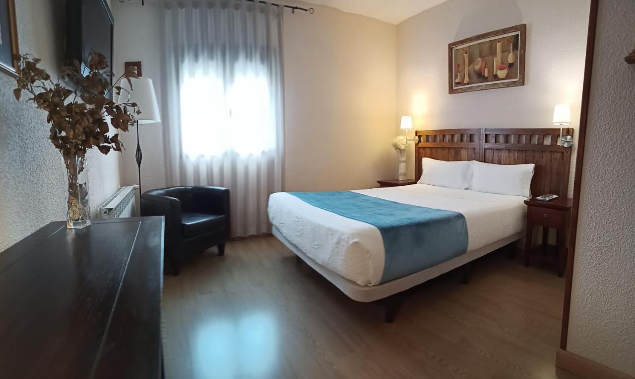 Hostal Rural Moratin Пастрана Экстерьер фото